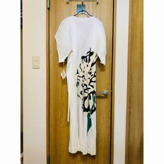 PLEATS PLEASE ISSEY MIYAKE(カーディガン)のフリマアイテム一覧 PLEATS PLEASE ISSEY MIYAKE(カーディガン)のフリマアイテム一覧