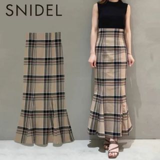 スナイデル(SNIDEL)のsnidel ハイウエストタイトヘムフレアチェックスカート(ロングスカート)