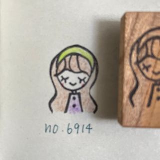 スタンプ　No. 6914ヘアバンドの女の子(はんこ)