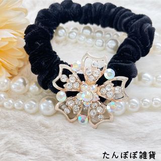 激安　大粒パール　沢山キラキラストーン　お花　ヘアゴム　ヘアシュシュ　03 上品(ヘアゴム/シュシュ)