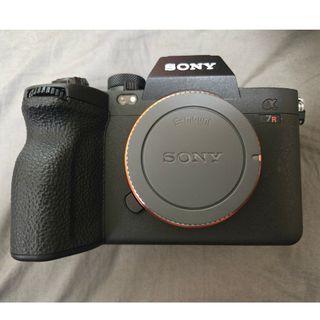 ソニー(SONY)の超美品 SONY α7RⅤ ボディ ILCE-7RM5 ミラーレス一眼 カメラ(ミラーレス一眼)