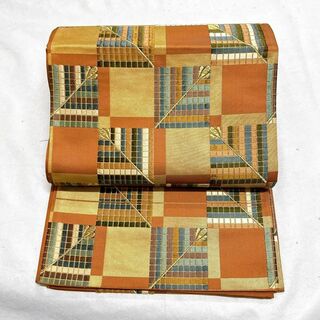 市松模様の上に松が乗ったタイル柄の刺繍の袋帯　着物(着物)