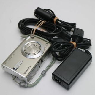 フジフイルム(富士フイルム)の超美品 FinePix F30 シルバー M555(コンパクトデジタルカメラ)