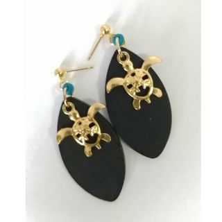 ブラックウッドとホヌのピアス☆(ピアス)