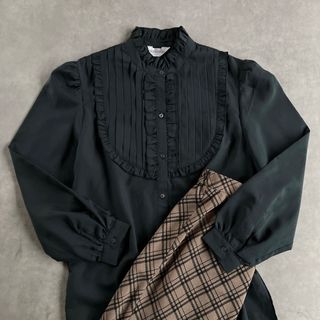 サンタモニカ(Santa Monica)のused レトロ 黒 フリルネック ブラウス 古着 ヴィンテージ vintage(シャツ/ブラウス(長袖/七分))