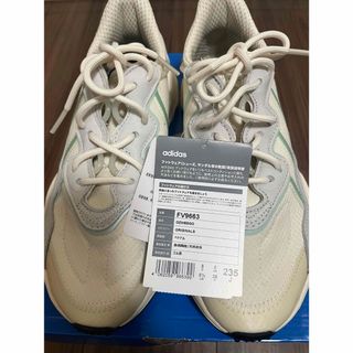 アディダス(adidas)の値下げ 新品 アディダス スニーカーOZWEEGO FV9663 23.5cm(スニーカー)