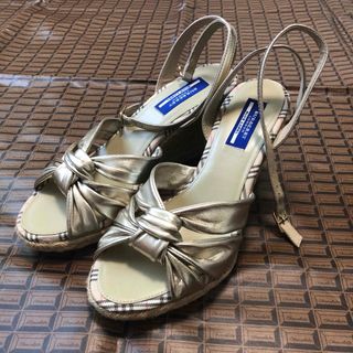 BURBERRY BLUE LABEL(サンダル)のフリマアイテム一覧 BURBERRY BLUE LABEL(サンダル)のフリマアイテム一覧