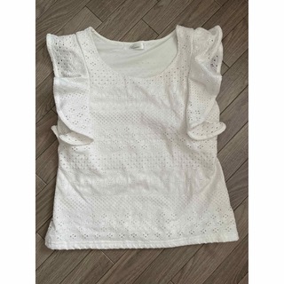シマムラ(しまむら)のフリルカットソー　ホワイト　Mサイズ(Tシャツ(半袖/袖なし))