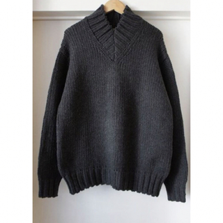 Auralee super fine wool airy knit v neck