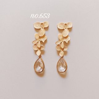 no.653 マット ゴールド フラワー クリスタル ピアス、イヤリング(ピアス)