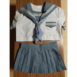 セーラー服とスカーフとスカート