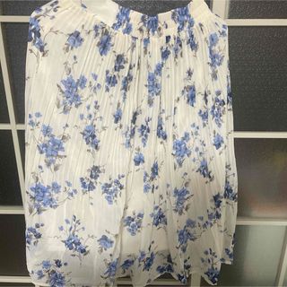 ホワイト花柄シフォンスカート(ひざ丈スカート)