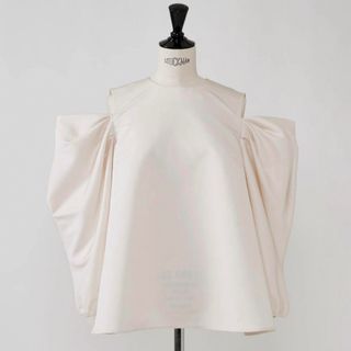 新品未使用♡Heve カットオフショルダーブラウス