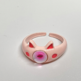 単眼 ピンク　猫 の 指輪 リング フリーサイズ(リング(指輪))
