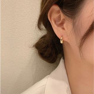 【残りわずか】レディース　フープピアス　ゴールド　おしゃれ　上品　韓国(ピアス)