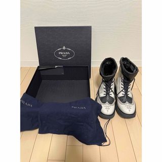 プラダ(PRADA)のPRADA ホワイトレザーブーツ(ブーツ)