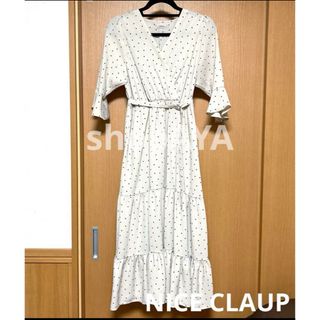 ナイスクラップ(NICE CLAUP)のNICE CLAUP ワンピース　ベージュ　ドット　半袖(ロングワンピース/マキシワンピース)