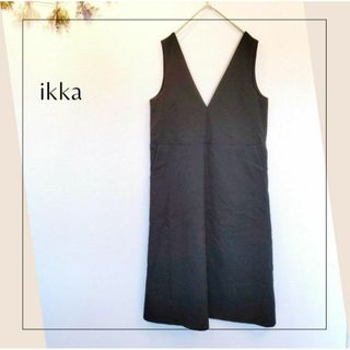 ikka - イッカ／ikka／Ｌ／バックカシクール　Vネックデザイン膝丈ミディワンピース