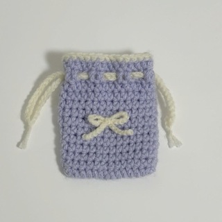 ハンドメイド 手編み 巾着 紫 リボン(ポーチ)