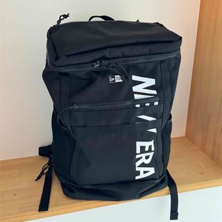 NEW ERA - 【ほぼ新品】NEW ERA バックパック/リュックサック 46L プリントロゴ