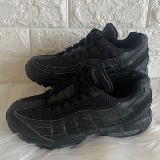 ナイキ(NIKE)のNIKE AIR MAX 95 ESSENTIAL ナイキ　スニーカー　25.5(スニーカー)