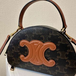 celine - 美品伊勢丹購入Celineハーフムーンケーストリオンフ