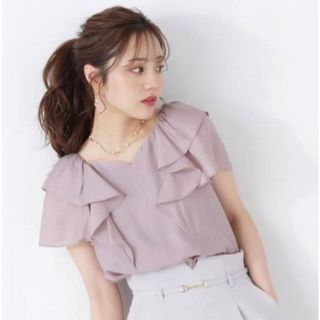 プロポーションボディドレッシング(PROPORTION BODY DRESSING)のプロポーション  バックリボンラッフルブラウス　新品！(シャツ/ブラウス(半袖/袖なし))