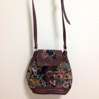 フォーエバートゥエンティーワン(FOREVER 21)の花柄ショルダーバック(ショルダーバッグ)