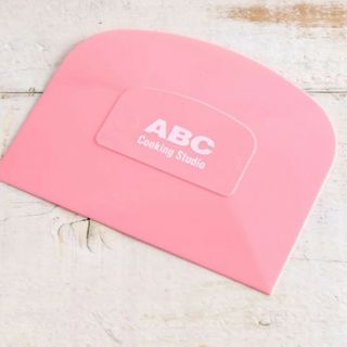 ABCクッキング　スケッパー　マカロンピンク(調理道具/製菓道具)