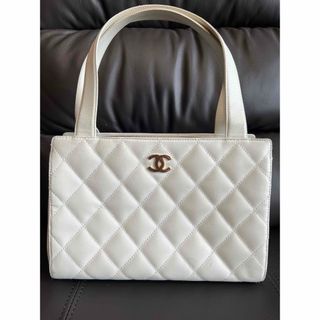 シャネル(CHANEL)のシャネルマトラッセ　　(トートバッグ)