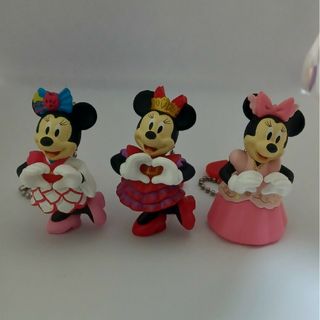 ディズニー(Disney)のディズニー　トータリー·ミニーマウス　フィギュアキーチェーン3点セット(キャラクターグッズ)