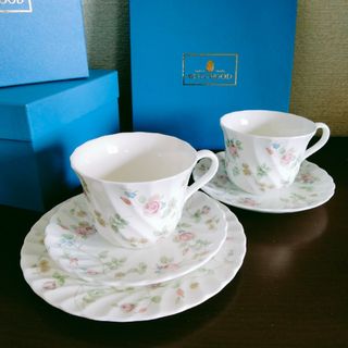 ウェッジウッド(WEDGWOOD)のウェッジウッド ローズヒップ ティーカップ・ソーサー(グラス/カップ)