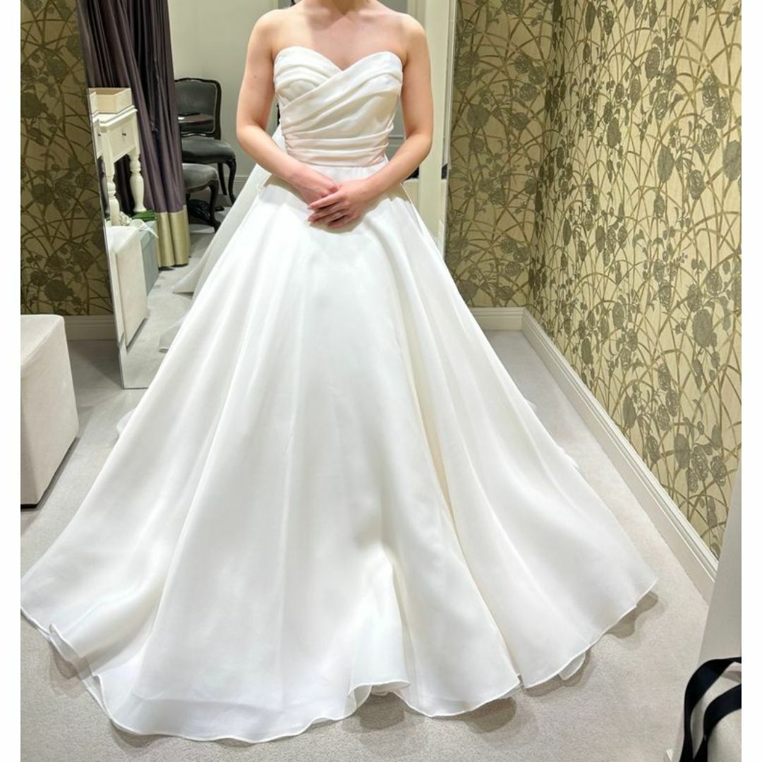 高品質！ウェディングドレス ベアトップ 豪華なバックリボン 結婚式/披露宴