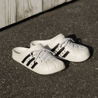 アディダス(adidas)の【adidas】アディレッタ クロッグ(サンダル)