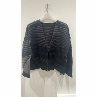 PLEATS PLEASE ISSEY MIYAKE - 【大特価セール】ISSEY MIYAKEカーディガン