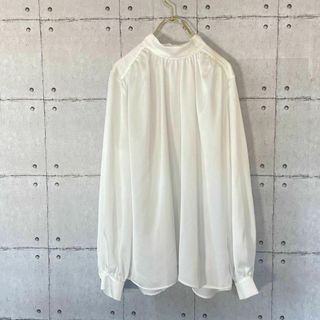 ザラ(ZARA)の397 ZARAザラ サテンブラウス ホワイト系 Mサイズ 長袖 スタンドネック(シャツ/ブラウス(長袖/七分))