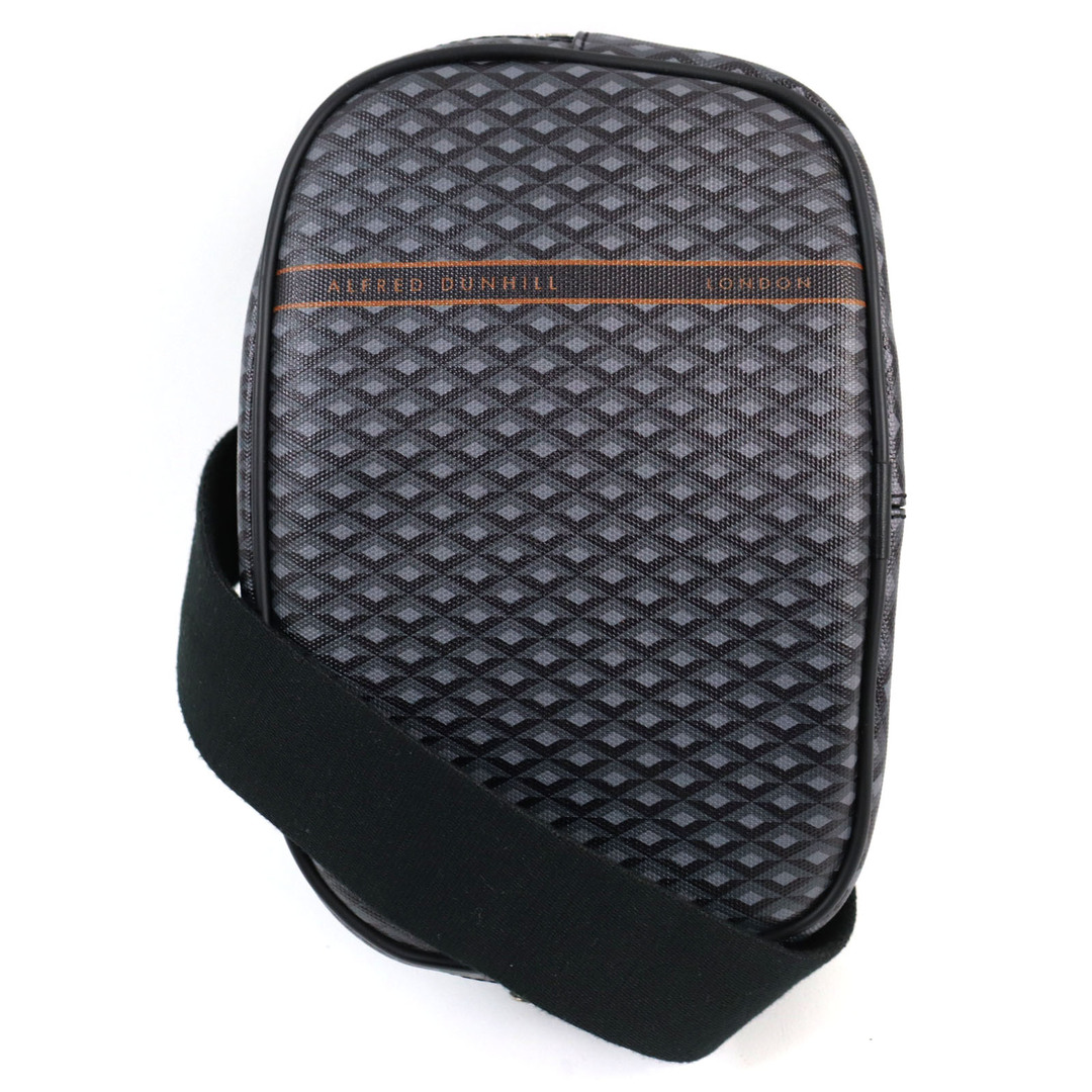 Dunhill - 極美品○Dunhill ダンヒル エンジンターン ロゴ入り 斜め掛け ボディバッグ/ショルダーバッグ ブラック系 総柄 保存袋付き イタリア製 メンズ