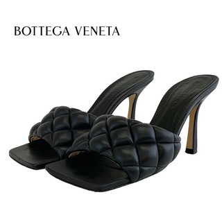 ボッテガヴェネタ(Bottega Veneta)のボッテガヴェネタ BOTTEGAVENETA パデッド サンダル 靴 シューズ レザー ブラック 黒 ミュール イントレチャート(サンダル)