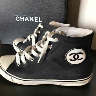 シャネル(CHANEL)のシャネル❣️ハイカットスニーカー　ココマーク　箱付き　ブラック×ホワイト(スニーカー)