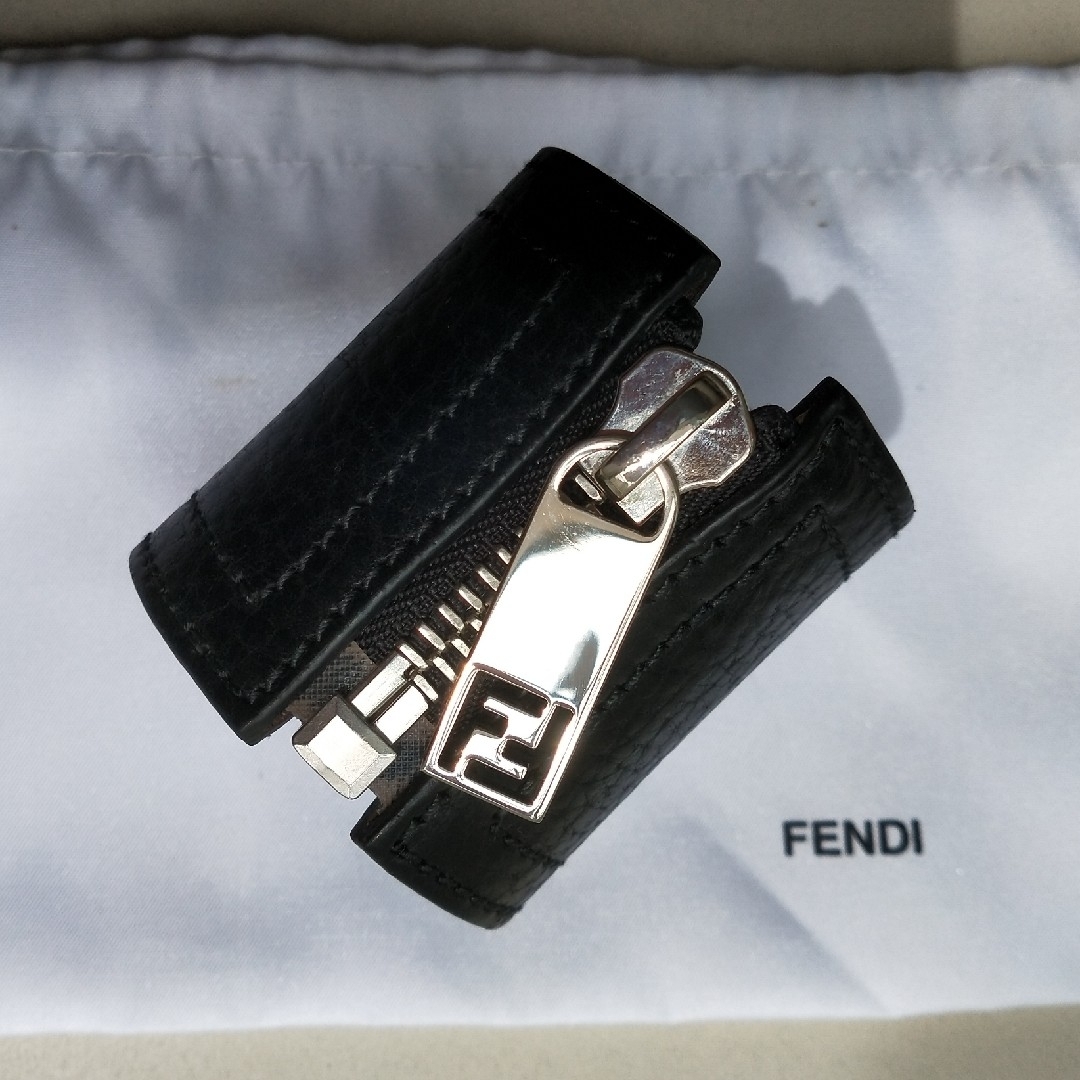 FENDI - FENDI フェンディ 革ブレスレットの通販 by ミヤ's shop FENDI - FENDI フェンディ 革ブレスレットの通販 by ミヤ's shop
