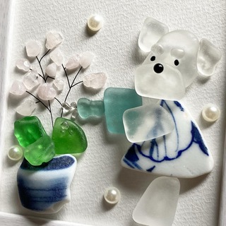 シーグラスアート シュナウザーのガーデニング お花の水やり 犬 ワンちゃん(アート/写真)