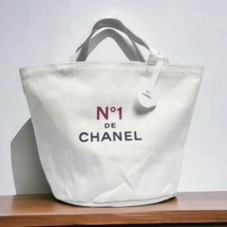 シャネル(CHANEL)のCHANEL ノベルティ N°1 トートバッグ　未使用　白　ホワイト(トートバッグ)