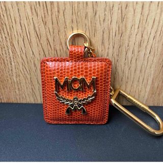 エムシーエム(MCM)のMCM キーホルダー　キーリング　レア　希少　オレンジ　ロゴ　新品(キーホルダー)