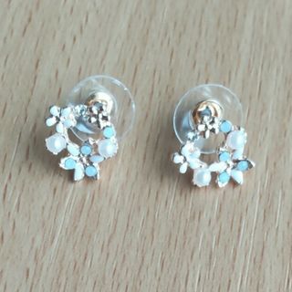 未使用　ピアス　フラワー　パール　ブルー(ピアス)