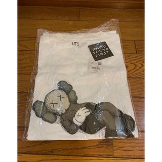 ユニクロ(UNIQLO)のユニクロ カウズ UT  Lサイズ KAWS TOKYO FIRST(Tシャツ/カットソー(半袖/袖なし))