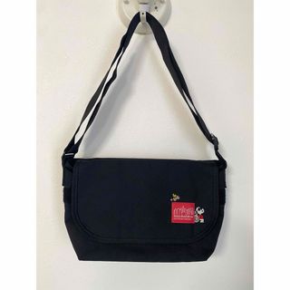 マンハッタンポーテージ(Manhattan Portage)の美品 マンハッタンポーテージ スヌーピー コラボ ショルダーバッグ 黒(ショルダーバッグ)