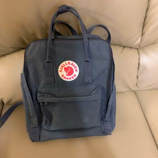 フェールラーベン(FJALL RAVEN)のフェールラーベンカンケン 紺色 16L リュック(リュック/バックパック)