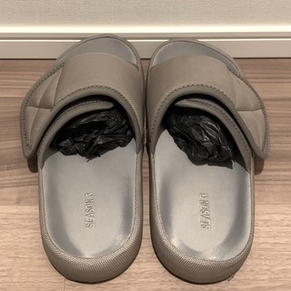 YEEZY（adidas） - 貴重早い者勝ち❗️人気カラーYeezy slipper  yeezy slide