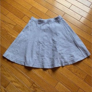 ユニクロ(UNIQLO)のフレアミニスカート　ストライプ　ブルーグレー　ユニクロ(ひざ丈スカート)