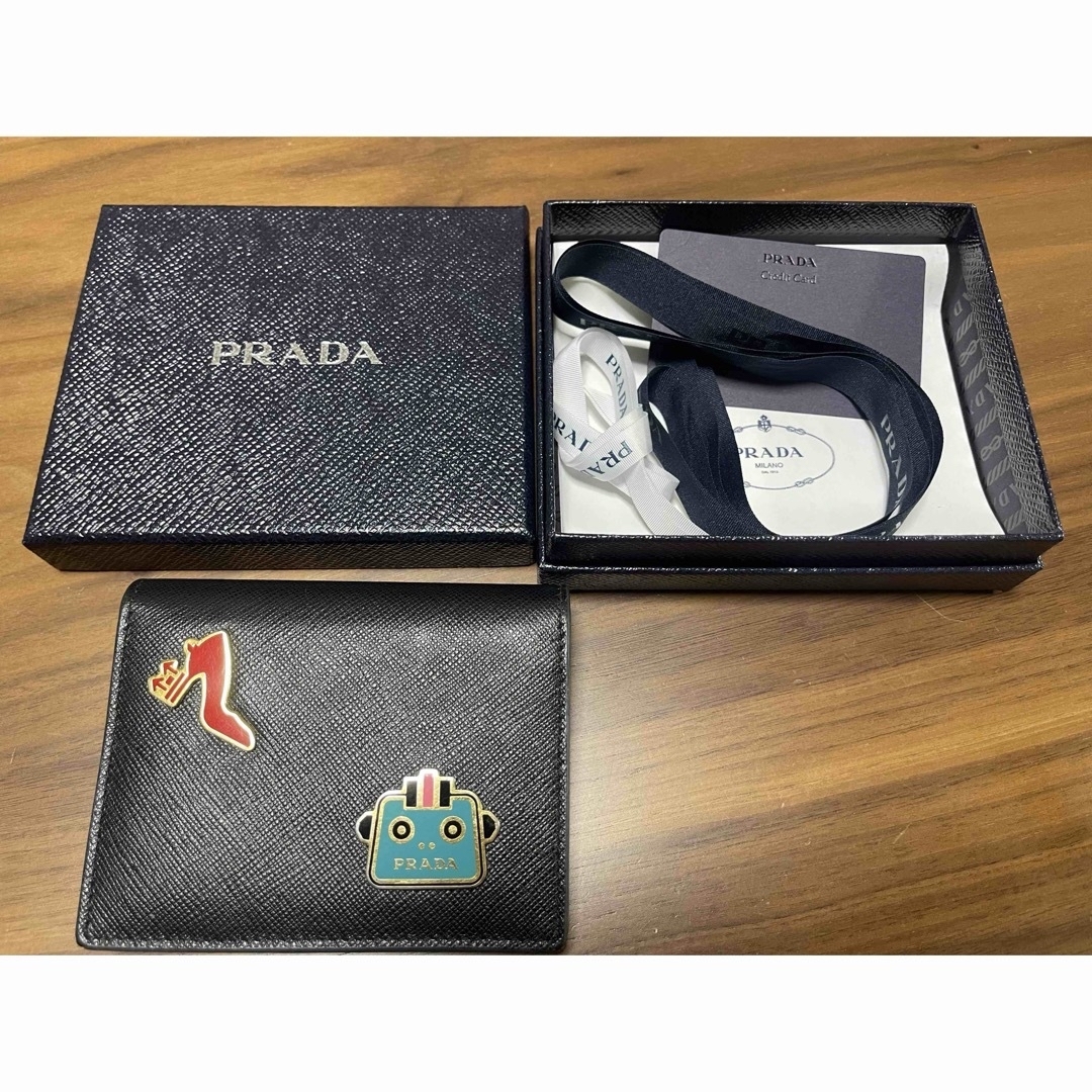 PRADA - PRADA ロボット 財布の通販 by agwpd|プラダならラクマ PRADA - PRADA ロボット 財布の通販 by agwpd|プラダならラクマ